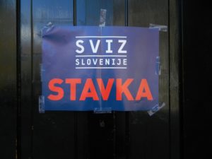 Takšen zapis je bil danes prisoten tudi na večini vrat celjskih vzgojno izobraževalnih zavodov.