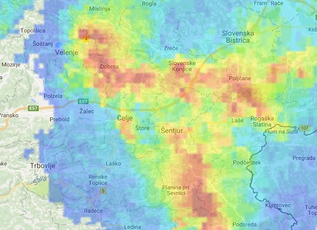 Radarska slika jakosti padavin ob 20:00; vir: ARSO.