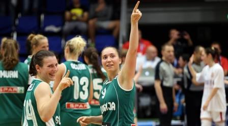 Aleksandra Krošelj (levo) ostaja v Celju, Annamaria pa si bo kruh rezala na Poljskem; foto: FIBA