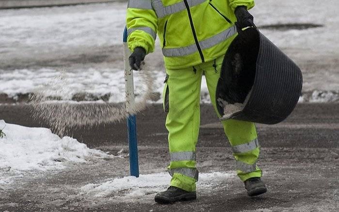 Rezultat iskanja slik za posipanje soli