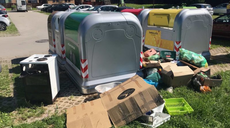 Novi pametni zabojniki, a nespametni ljudje (foto: MOC)