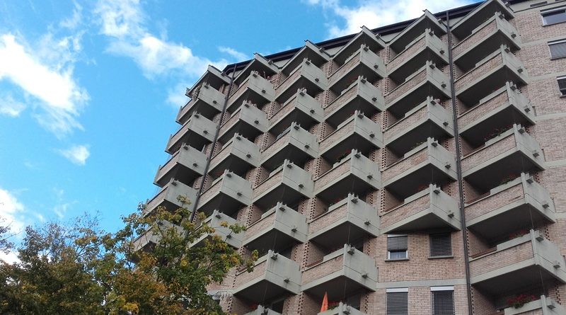 Epidemija se še ne umirja: 2226 okužb, 43 umrlih. Celje s 66 novimi okužbami, v Domu ob Savinji okuženih 35 stanovalcev in zaposlenih Epidemija se še ne umirja: 2226 okužb, 43 umrlih. Celje s 66 novimi okužbami, v Domu ob Savinji okuženih 35 stanovalcev in zaposlenih