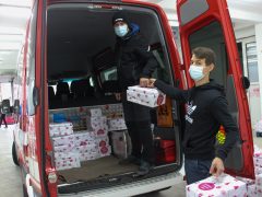 Priprava na dostavo daril otrokom na dom-min
