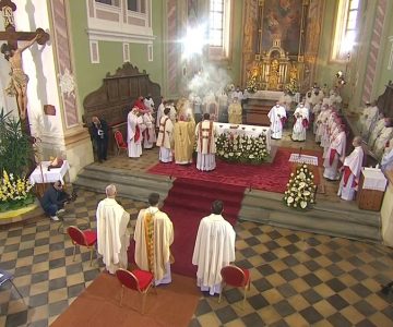 Posvetitev novega celjskega škofa Maksimiijana Matjaža (foto: RTV SLO/zaslonska slika)