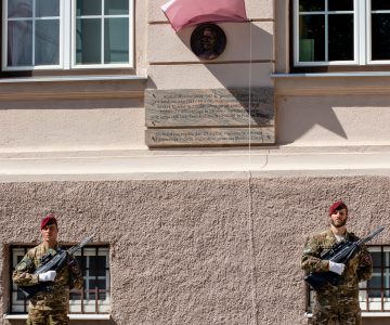 slavnostno odkritje Maistrovega bareliefa pred I. gimnazijo v Celju (12)