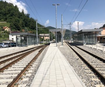Prenovljena-zelezniska-postaja-Lasko