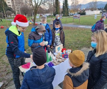 »Mini« praznične tržnice na OŠ Lava (foto: OŠ Lava)