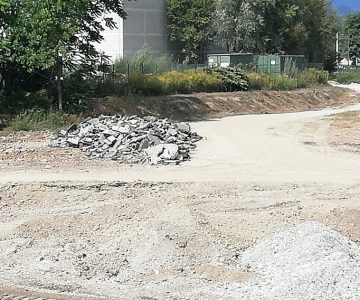 Zakopavanje gradbenih odpadkov v Medlogu (foto: občan)