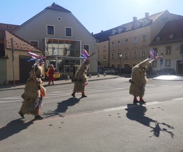 Kurenti na ulicah Celja (foto: MOC)