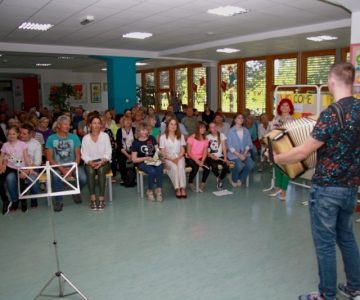 12. likovna razstava »Svoboda« skupine Prijatelji in učencev OŠ Lava