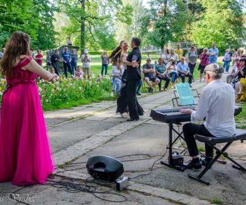 Glasba med cvetjem v Mestnem parku Celje (foto: Boris Vrabec)