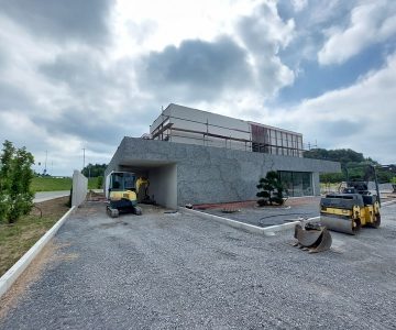 V Arnovskem gozdu nastajata nova restavracija, bencinski servis, avtopralnica in prakirišče za tovorna vozila (5)