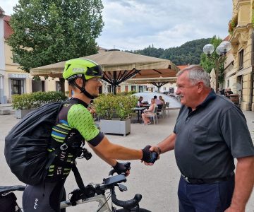 Matjaž Hribljan je prikolesaril v Celje (foto: MOC)