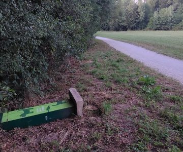 Vandalizem ob Šmartinskem jezeru (foto: Nejc Gajšek)