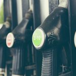 Cenam pogonskih goriv se znova dodaja prispevek za energetsko učinkovitost. Višajo se tudi marže trgovcev