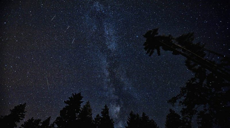 Prihaja noč meteorjev: zvečer vrhunec vsakoletnega meteorskega roja