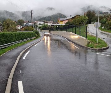Odprtje obnovljene ceste v Košnici (foto: MOC)