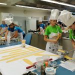 Na regijskem tekmovanju za 13. Zlato kuhalnico v Celju osnovnošolci pokazali svoje kuharske spretnosti (foto)