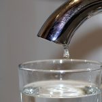 Množično zastrupitev z oporečno vodo na Žalskem povzročila tehnična okvara. Zdravniško pomoč poiskalo več deset oseb